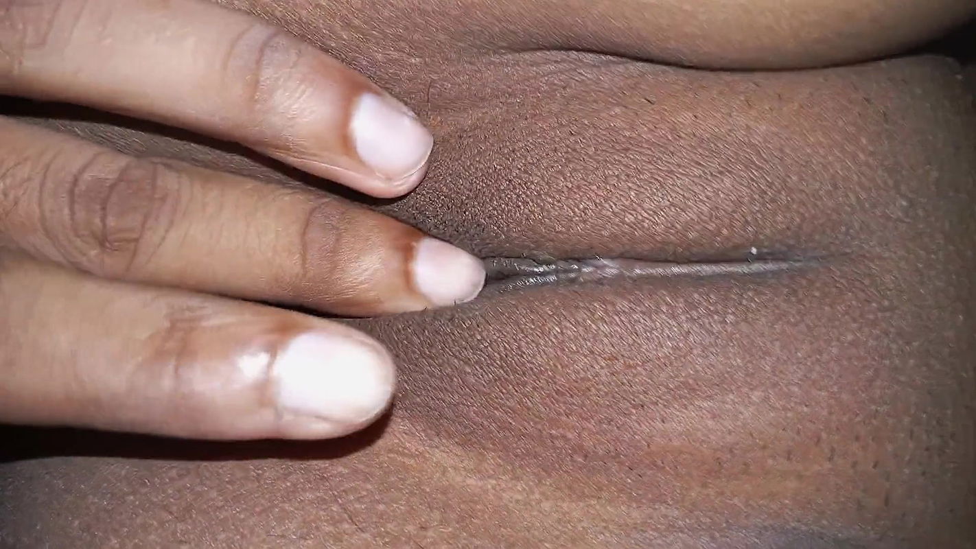 My Horny Wife Couldn’t Wait for Me to Get in Bed – Real Amateur Couple