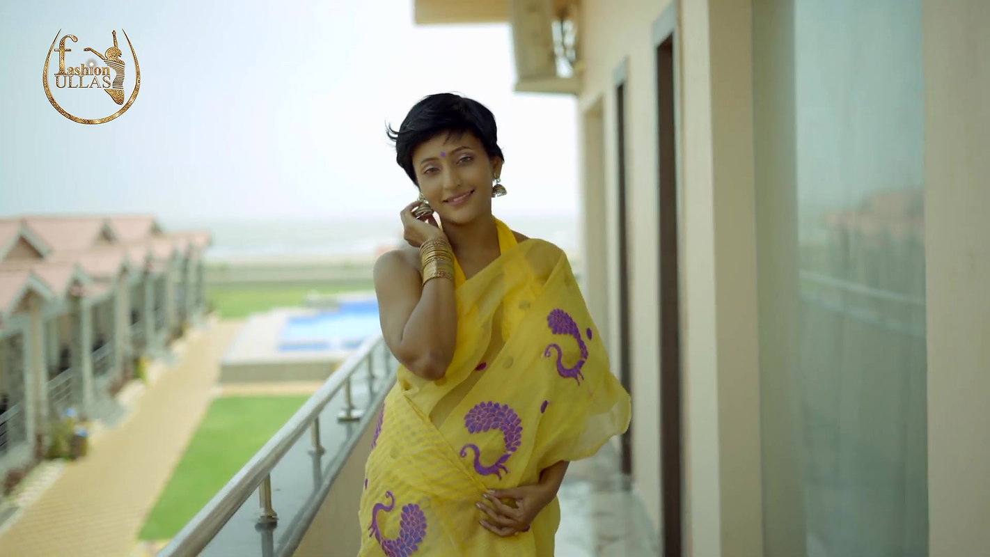 Smita Sana in Yellow Cotton Kota Saree & BB Blouse