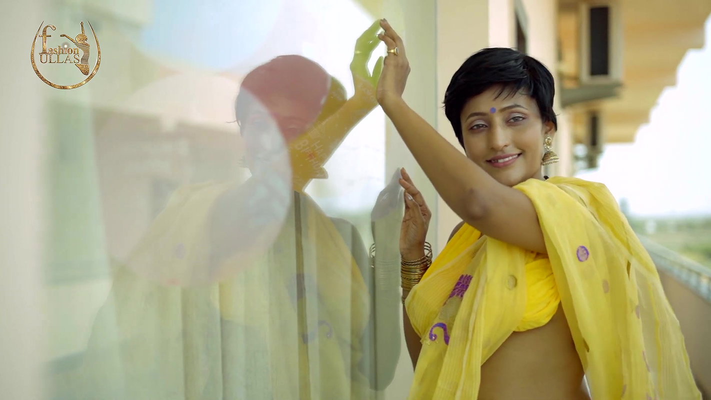 Smita Sana in Yellow Cotton Kota Saree & BB Blouse