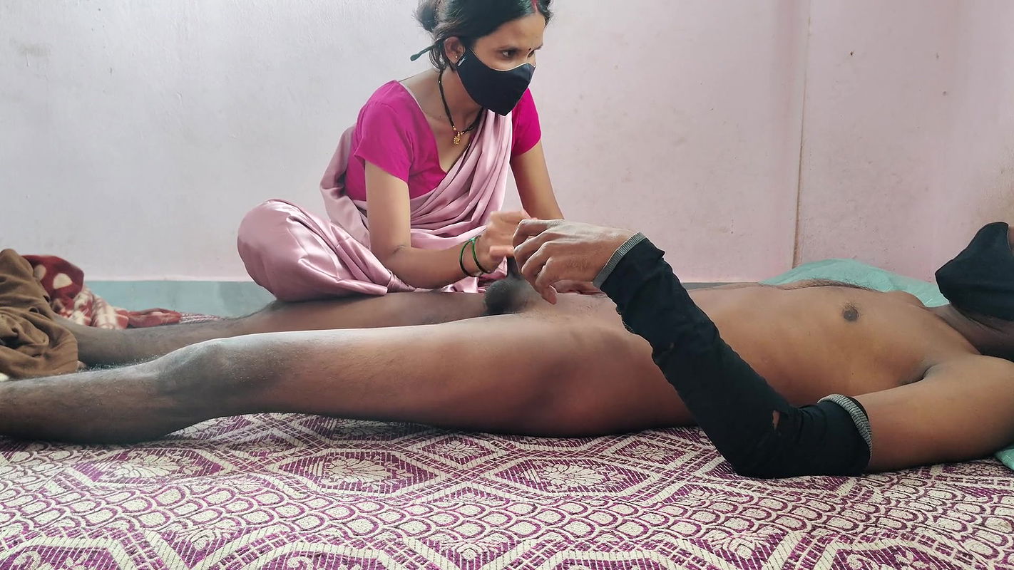 Indian Desi Bhabhi Fucked in Saree