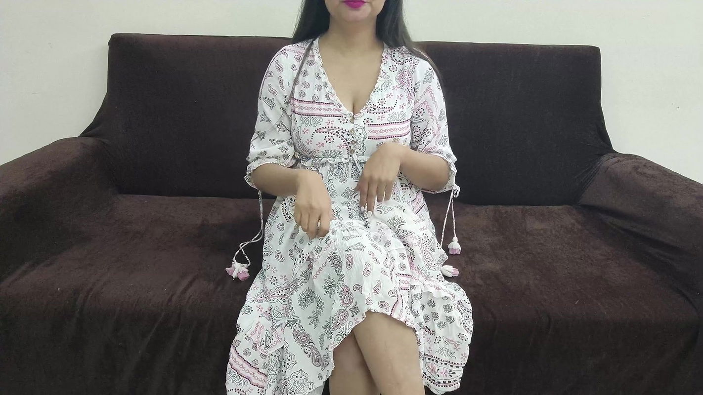 Change Clothes in Front of Brother-in-law Who Is Watching Porn