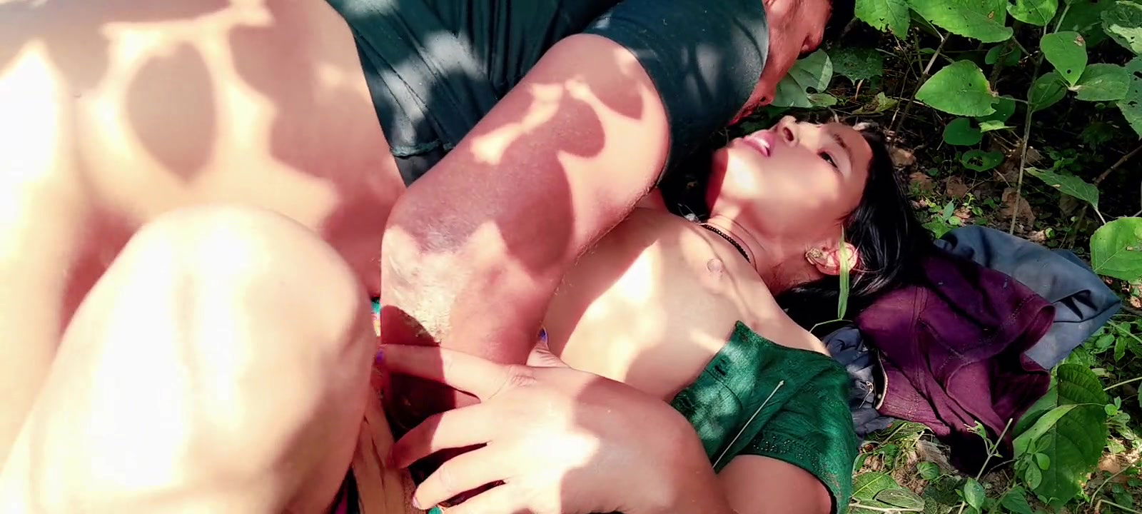 Indian Hot Girl Cheating Boyfriend in Jungle Sex