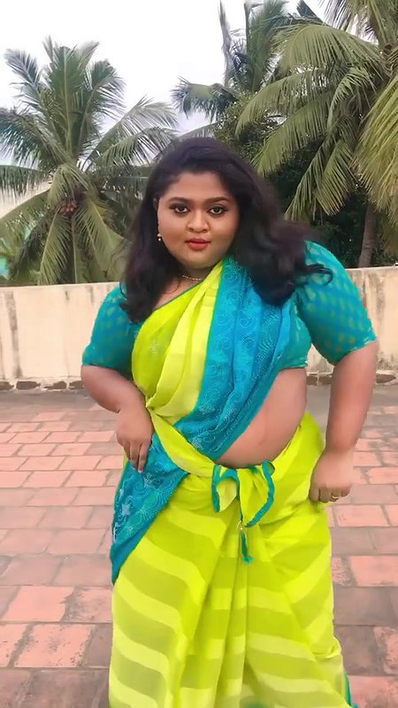 Busty Tamil Insta Babe Shruthika Extreme Hard Shake Navel Show Hot Video
