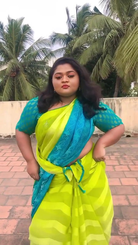 Busty Tamil Insta Babe Shruthika Extreme Hard Shake Navel Show Hot Video