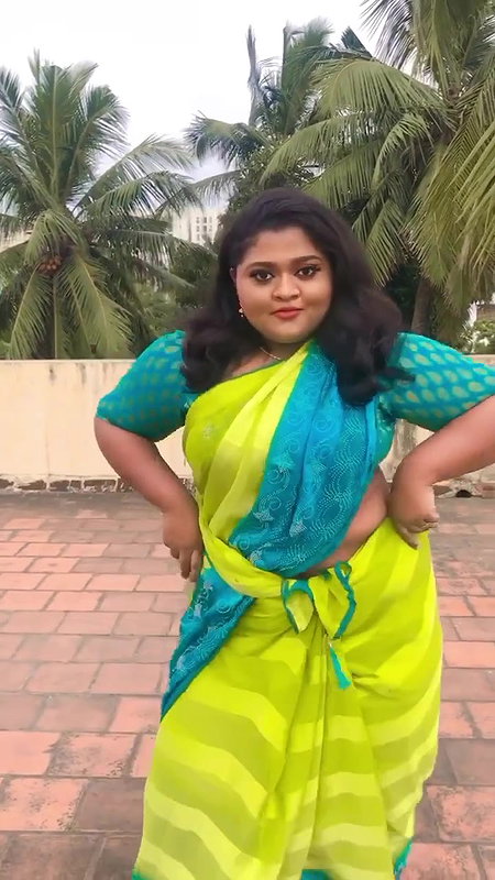 Busty Tamil Insta Babe Shruthika Extreme Hard Shake Navel Show Hot Video