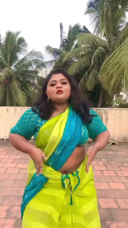 Busty Tamil Insta Babe Shruthika Extreme Hard Shake Navel Show Hot Video