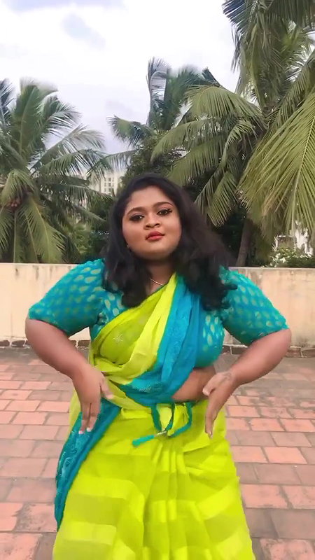 Busty Tamil Insta Babe Shruthika Extreme Hard Shake Navel Show Hot Video