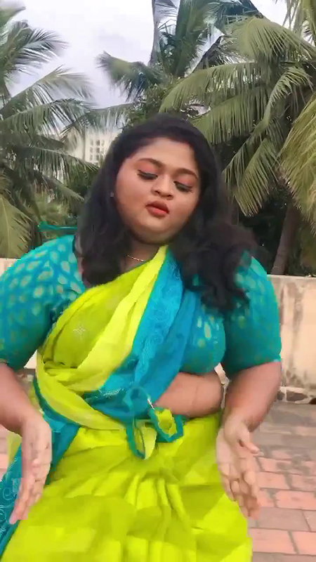 Busty Tamil Insta Babe Shruthika Extreme Hard Shake Navel Show Hot Video