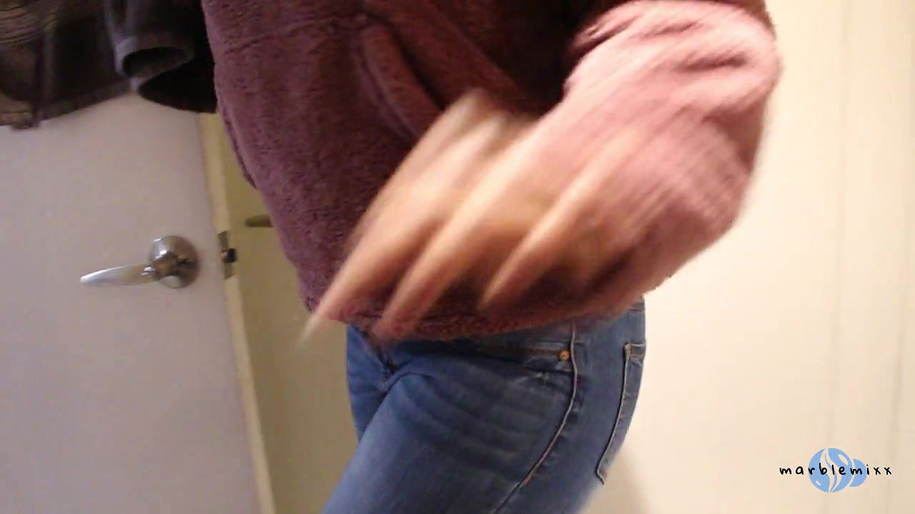 Indian Girl Piss Desperation in Jeans