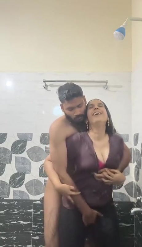 Part 3. Desi Girl Romance with Her Boyfriend in Bathroom