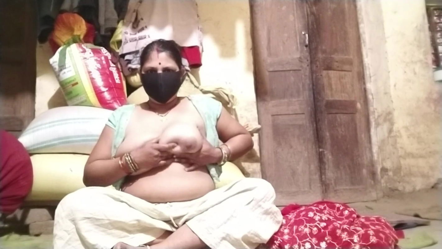 Hot Bhabh Fingering Pussy Nude Boobs Press