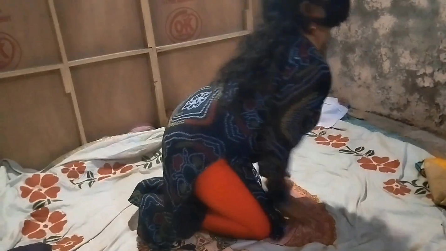 Newly Married Desi Couple Sex with Hindi Audio