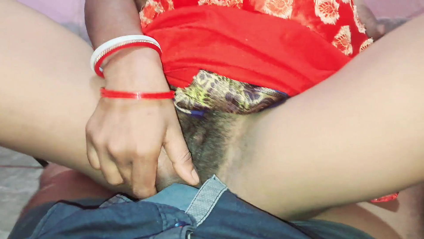 Sonu Bhabhi Got Hot After Watching the Movie, Then Said to Me Calm My Heat