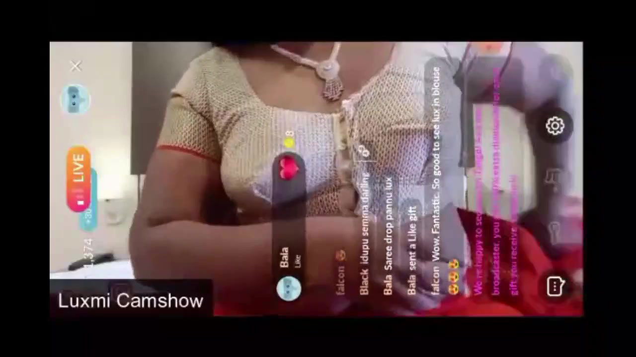 Camshow in Red Saree Strip to Pussy Show