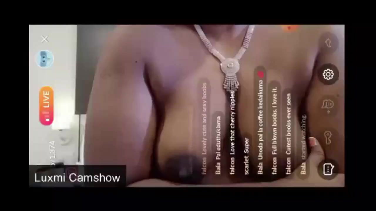 Camshow in Red Saree Strip to Pussy Show