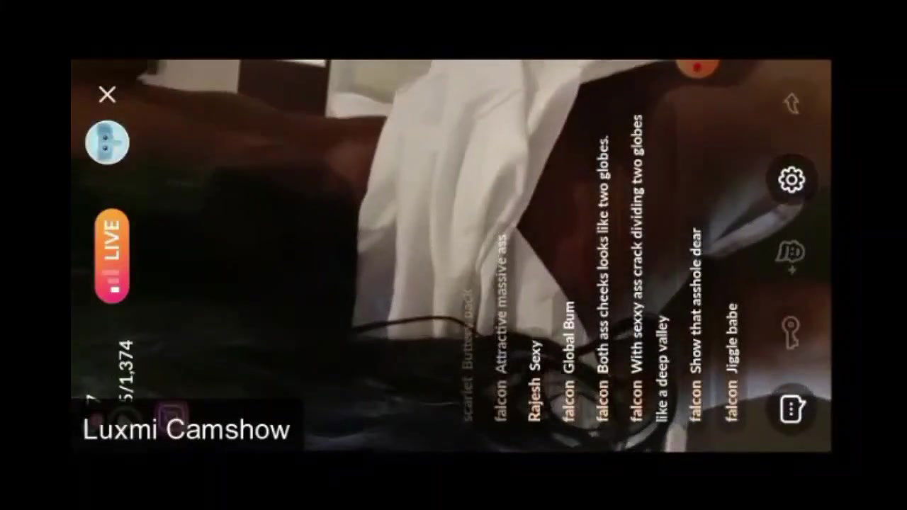 Camshow in Red Saree Strip to Pussy Show