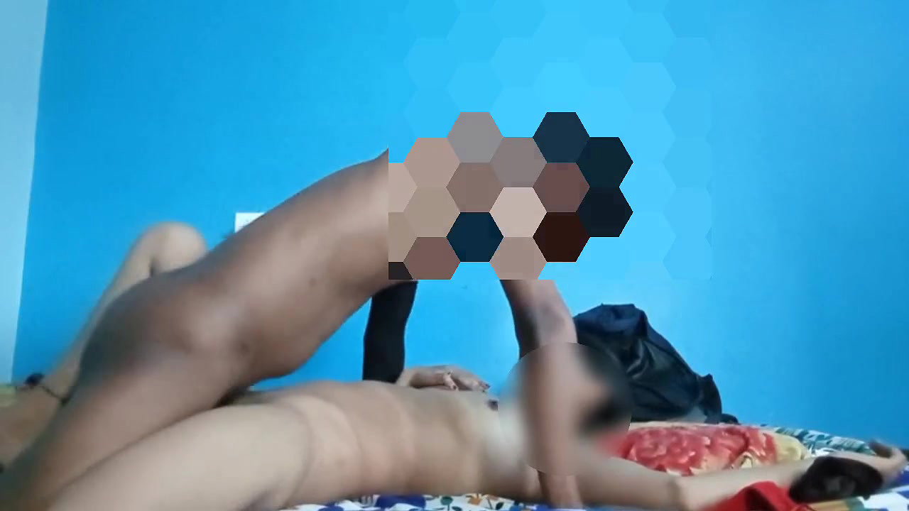 Delhi Girl Gets Ass Kicked by Zomato Boy