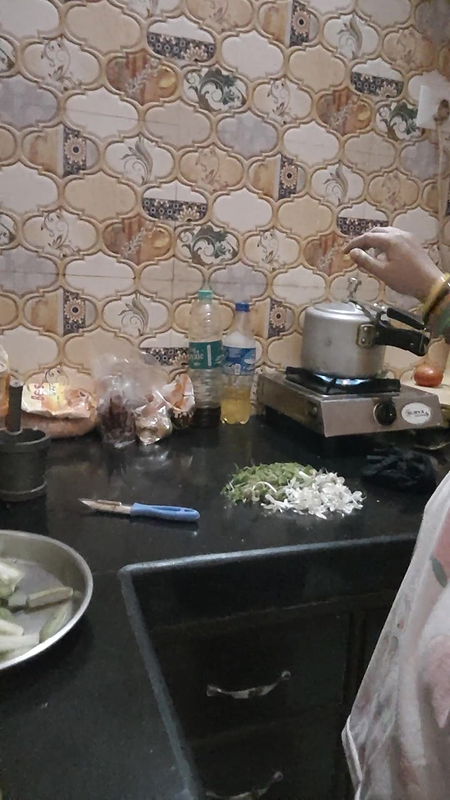 Desi Bhabhi Cooking
