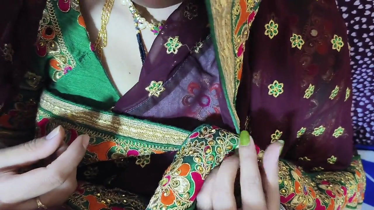 Desi Bhabhi Romances with Her Naughty Devar in the Sexy Night