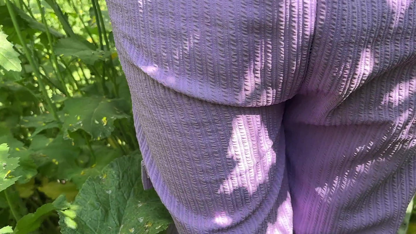 Desi Girlfriend Outside Injoy, Full XXX Video