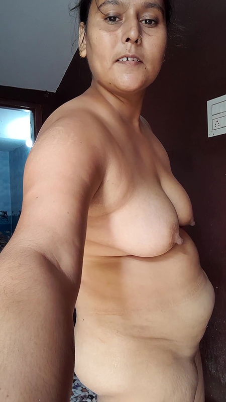 Desi Mature Woman Showering