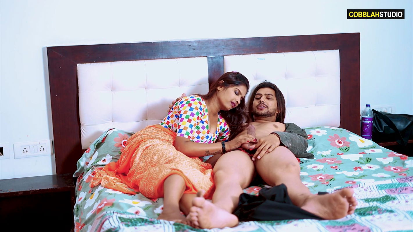 Desi Sona Bhabhi Hot Romance and Sex with Her Husband