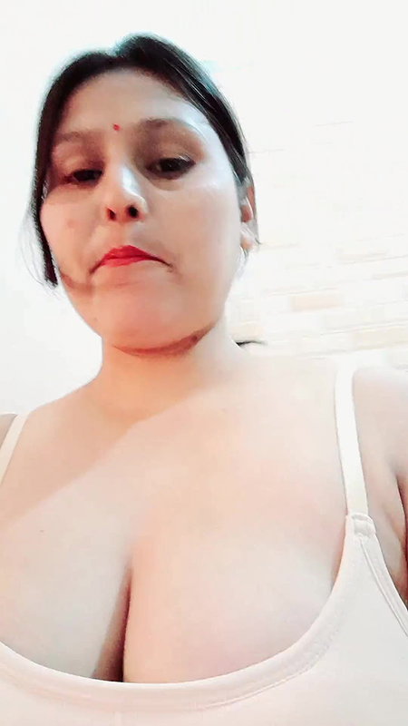 Desi Wife Puja Bhabhi Dancing