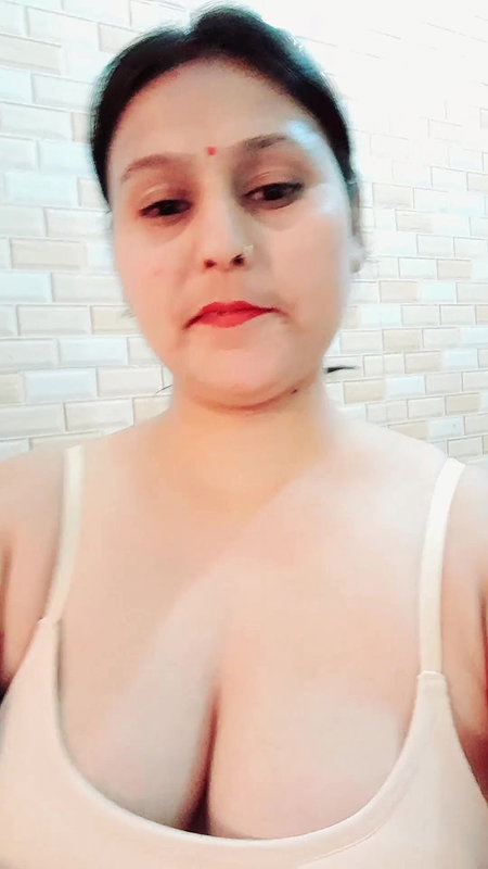 Desi Wife Puja Bhabhi Dancing