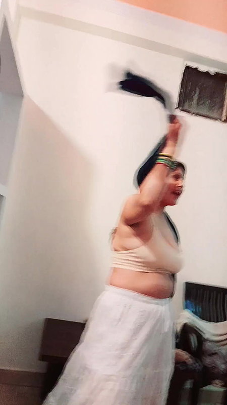 Desi Wife Puja Bhabhi Dancing