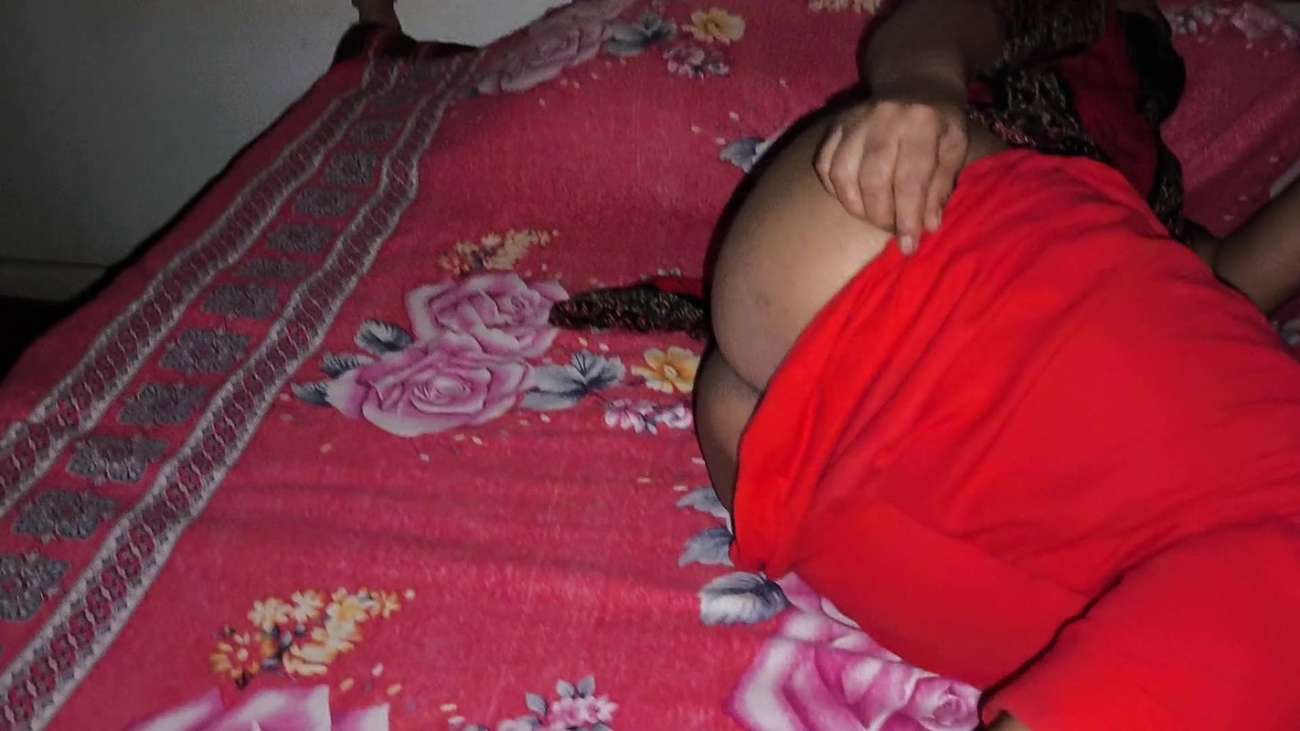 I Hugged My Aunty and Started Fucking Her in the Ass