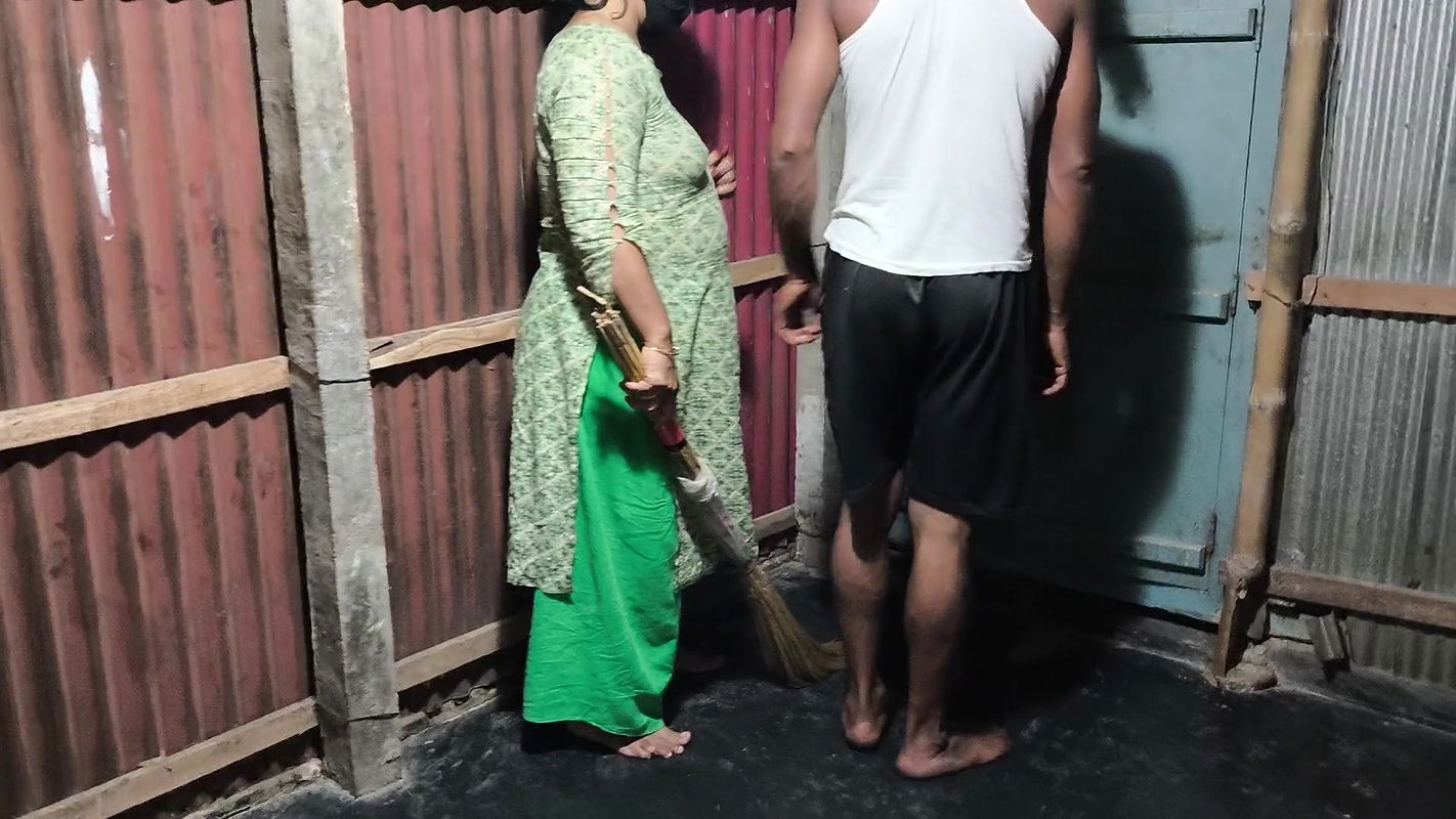 I Hugged My Aunty and Started Fucking Her in the Ass