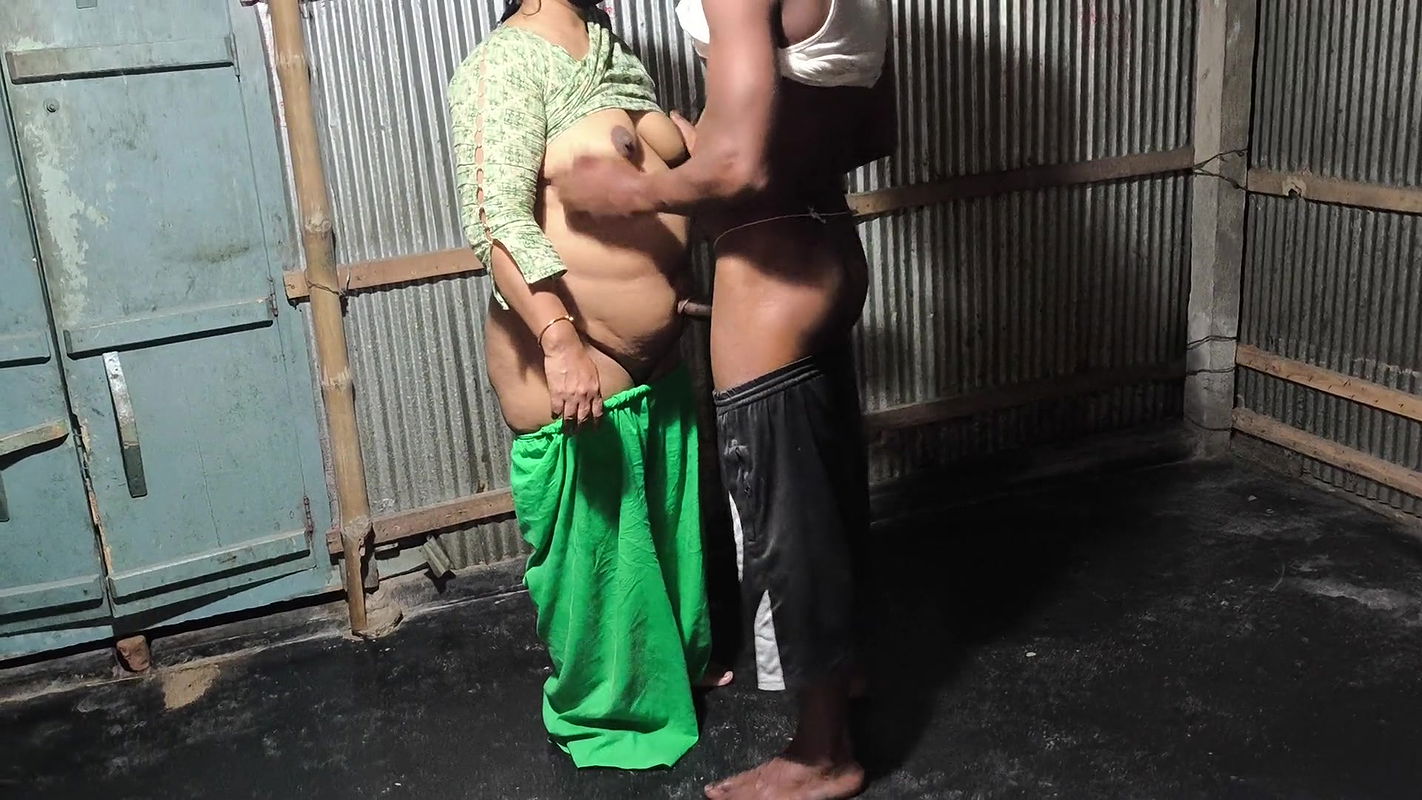 I Hugged My Aunty and Started Fucking Her in the Ass