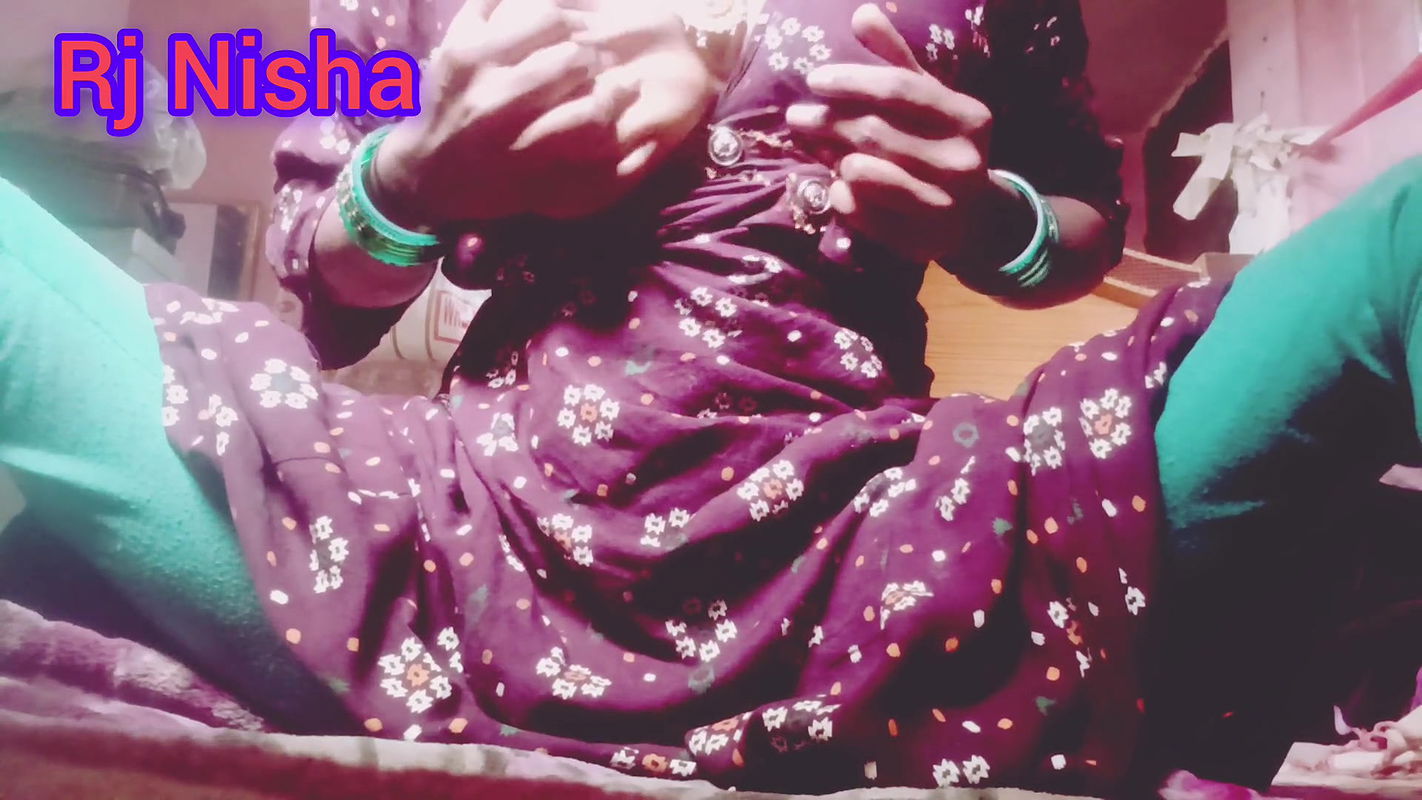 Indian Housewife and Best Performance by Handjob with Fingering
