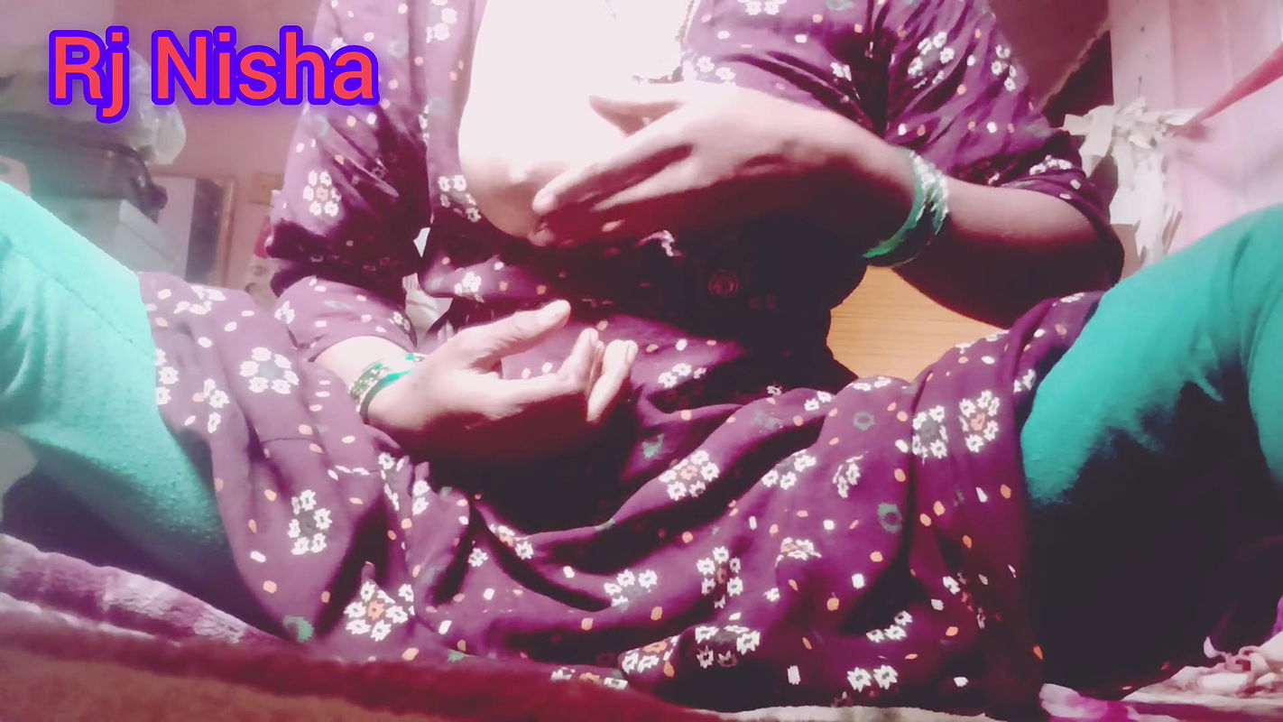 Indian Housewife and Best Performance by Handjob with Fingering