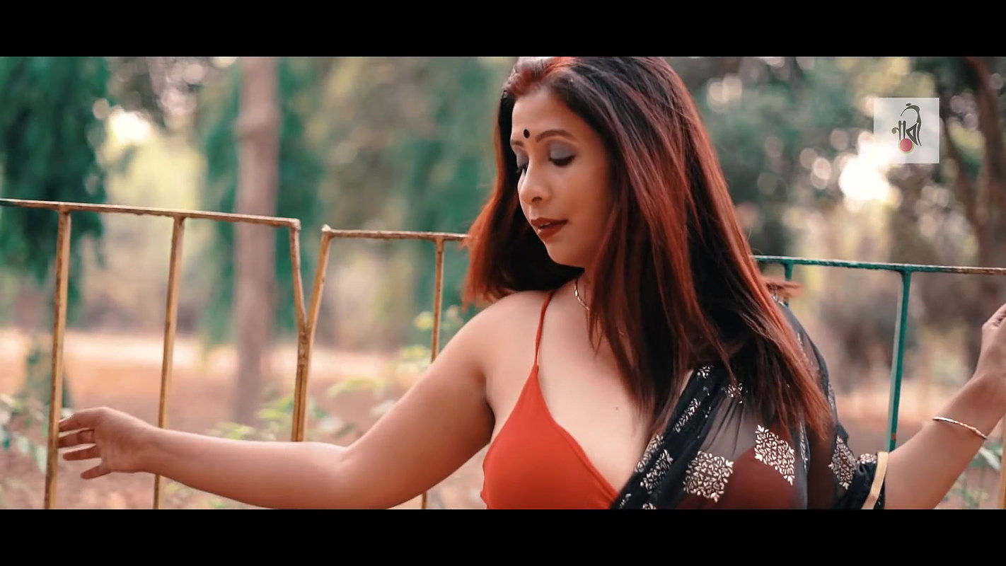 Expression Video   NAARI Feat. Nandita   Black Print Saree   Full HD   2021.mkv