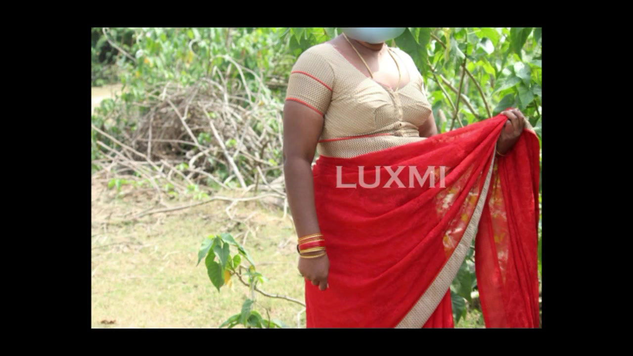 Red Saree Outdoor Dare – Boobs Show Outdoor