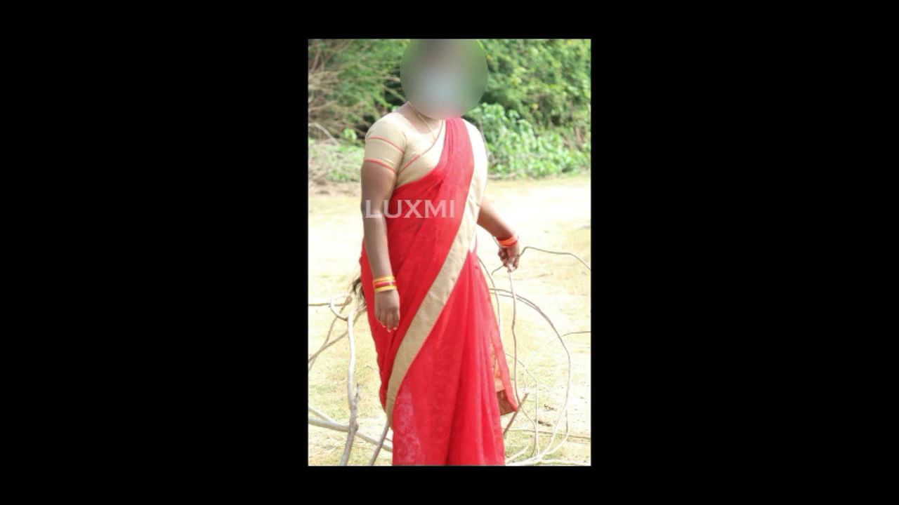 Red Saree Outdoor Dare – Boobs Show Outdoor