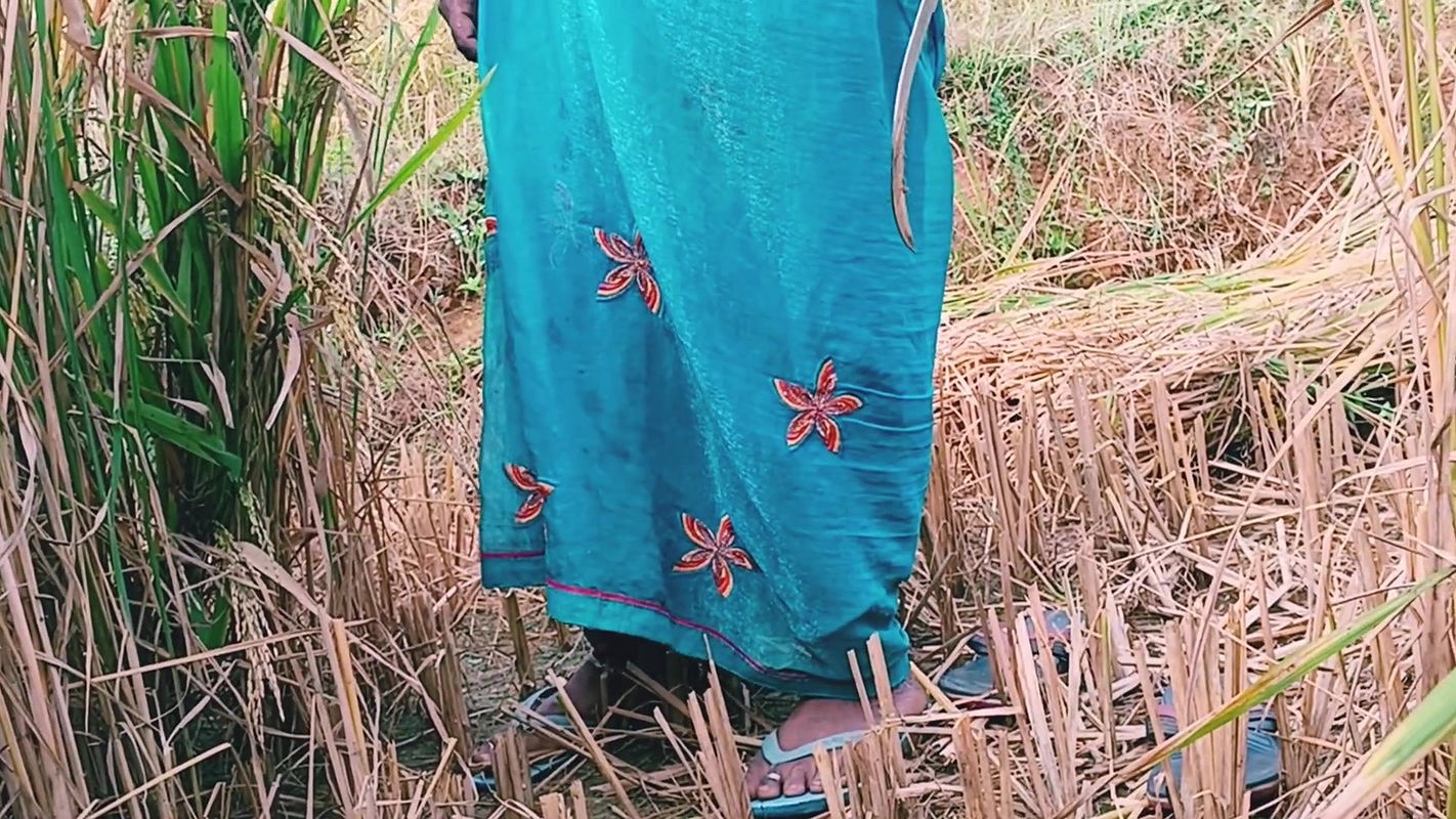 Riya Bhabhi and Her Brother-in-law Had Gone to the Field