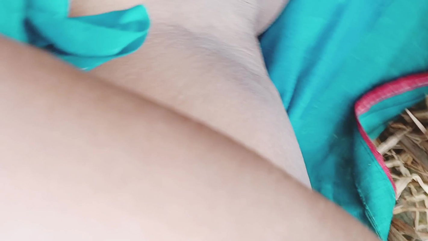 Riya Bhabhi and Her Brother-in-law Had Gone to the Field