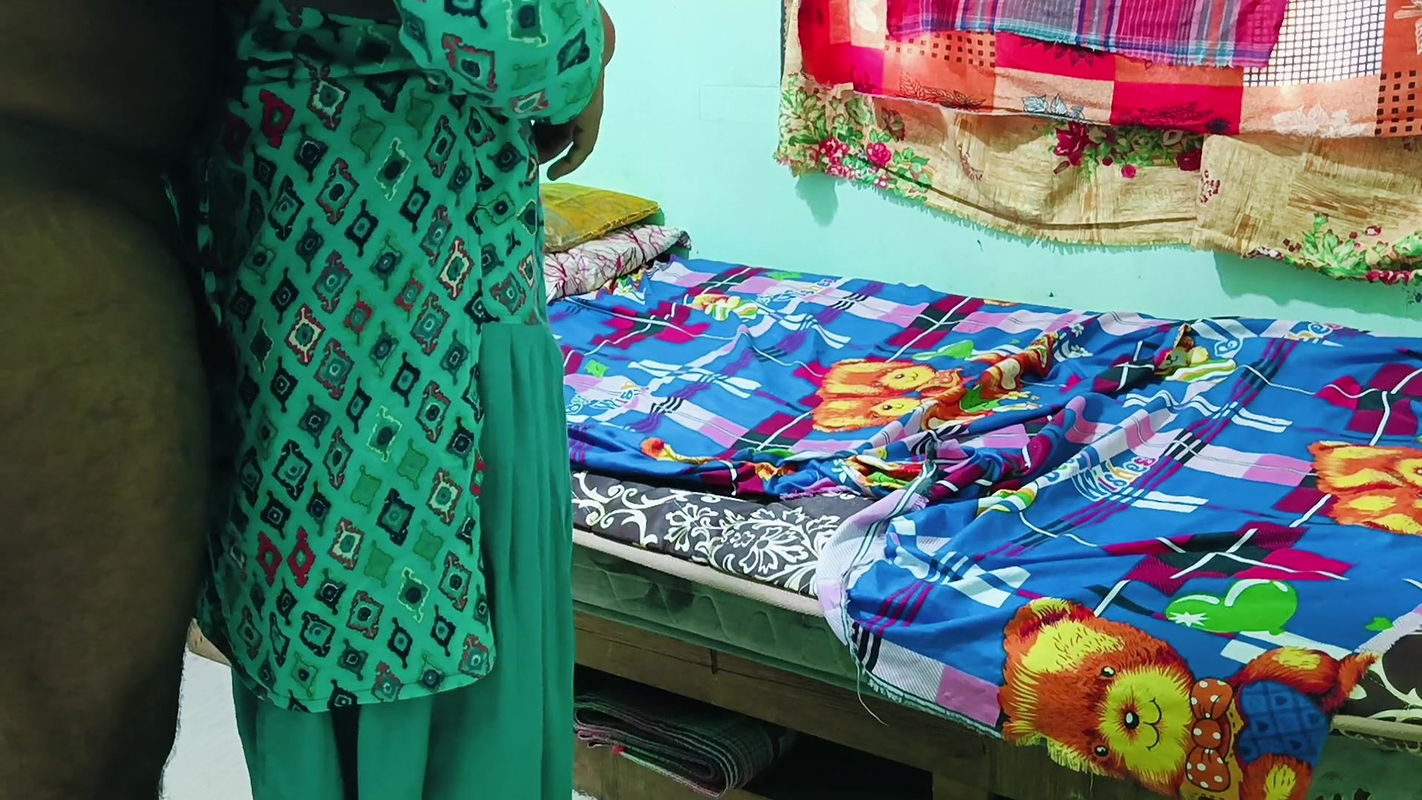 Romance with a Hot Indian Bengali Bhabhi with a Sexy Figure Full Desi Sex Video