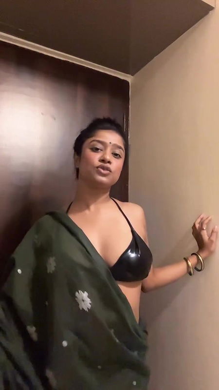 ANTARA DAD SEDUCTIVE AND SLUTTY SEXY IN BRA SAREE UUFFF 22