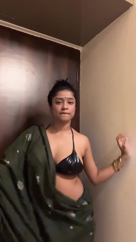 ANTARA DAD SEDUCTIVE AND SLUTTY SEXY IN BRA SAREE UUFFF 22