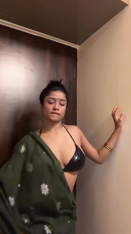 ANTARA DAD SEDUCTIVE AND SLUTTY SEXY IN BRA SAREE UUFFF 22