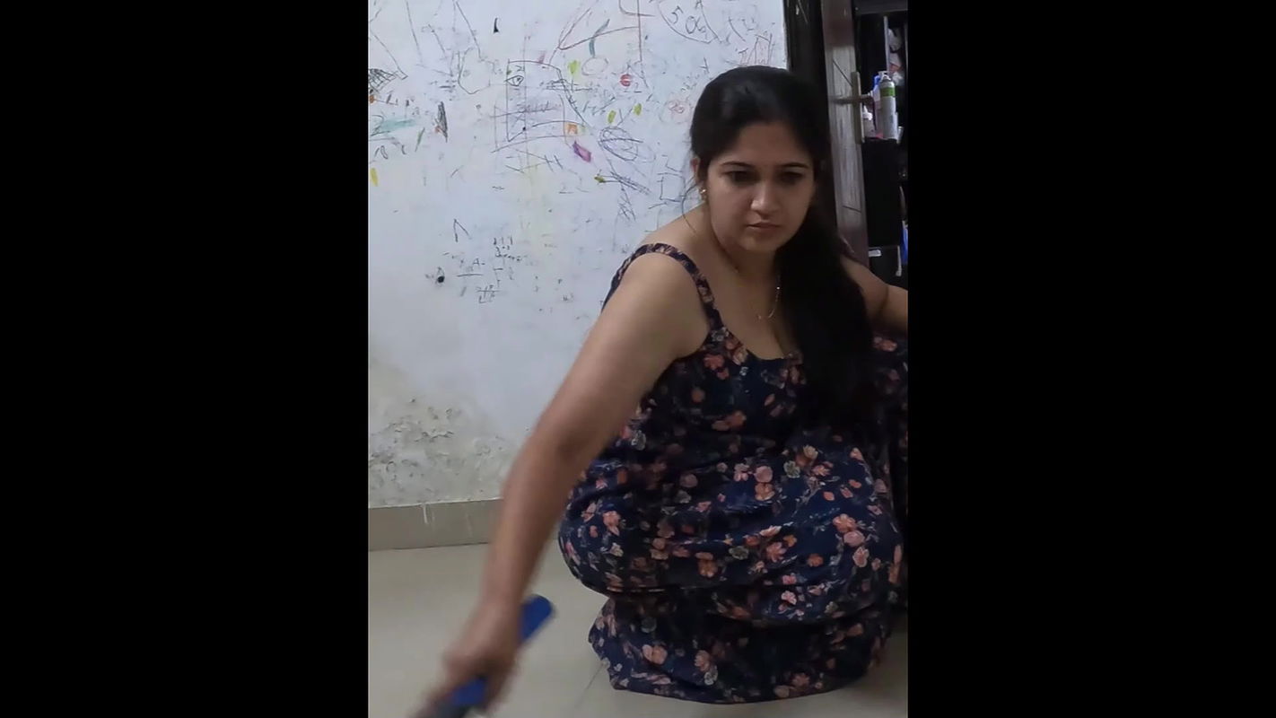 Sexy Fleshy punjabi lady big breasts and cleavage 22