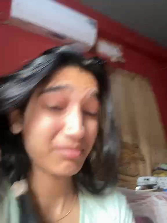 Beautiful Hot Girlfriend Fingering On Vc Many Clips 210