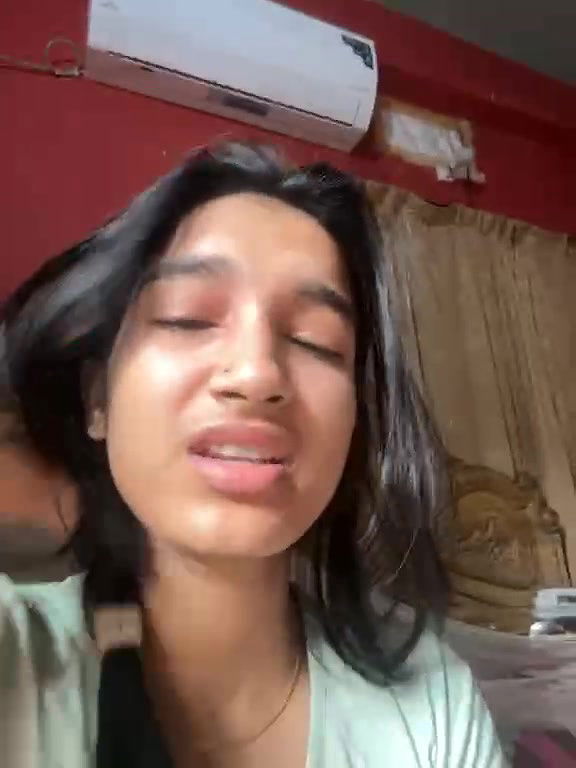 Beautiful Hot Girlfriend Fingering On Vc Many Clips 210