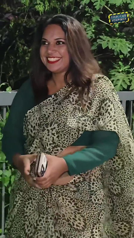 malayali side actress open chubby navel in green saree 22