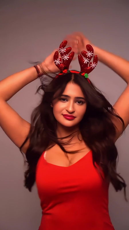 PRAKRITI PAVANI CUTE BOOBS CLEAVAGE TEASE 22