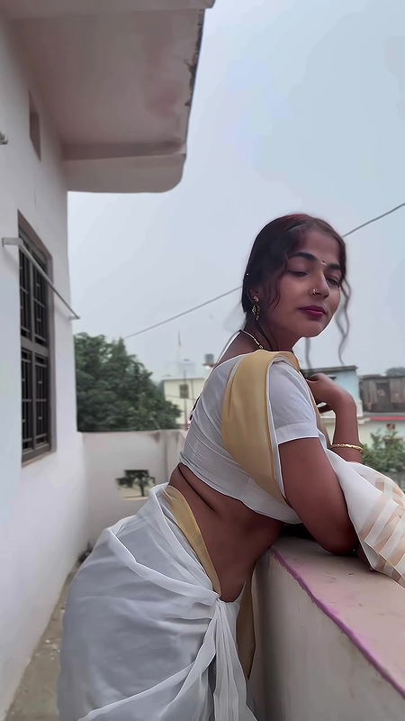 Sexy bengali girl bubbly deep navel in white saree 22