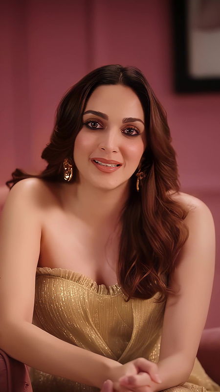 MOMMY MILF KIARA EXPOSE HER AMPLE CLEAVAGE HQ VIDEO 22